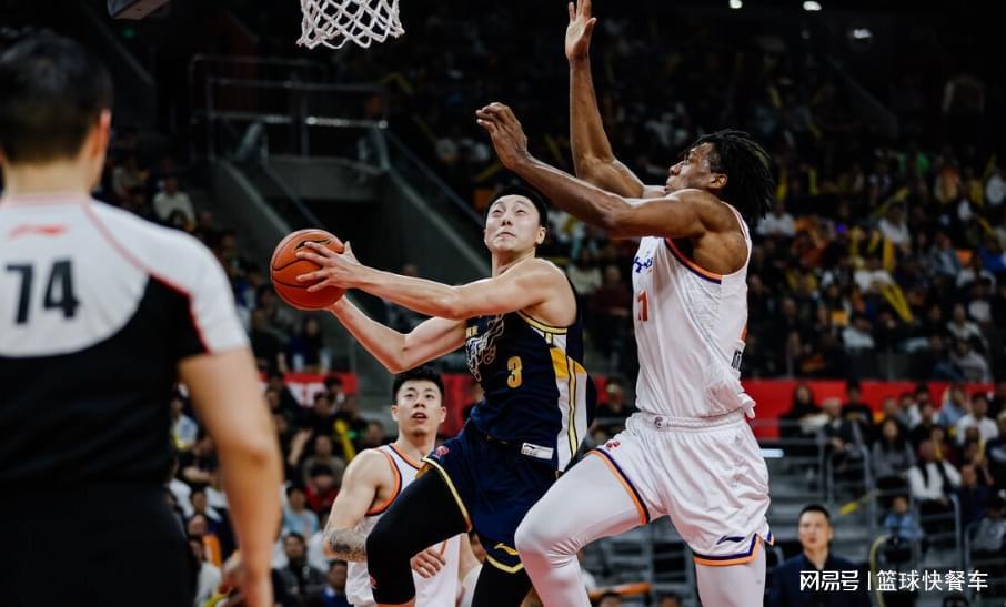 开云官方网站-40分惨败后又输了10分!广东惨遭上海双杀:杜锋恐裁掉萨林杰?